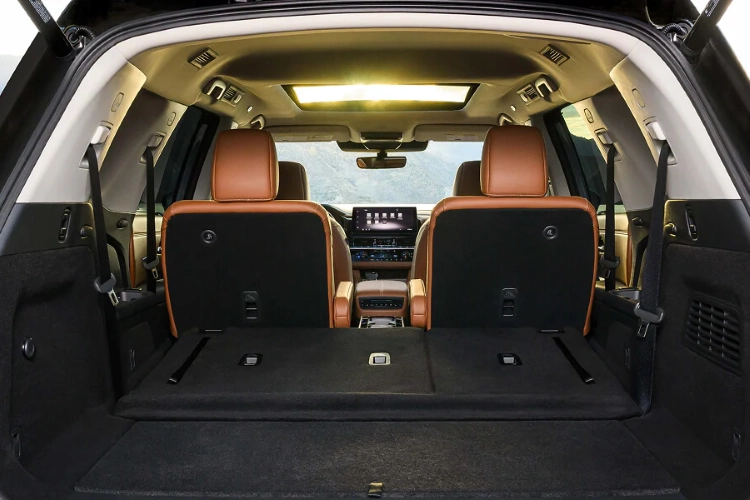 Nissan Altima interior showing 60/40-split folding rear seats