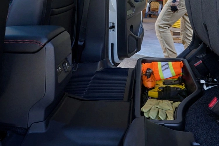 Nissan Altima interior showing 60/40-split folding rear seats
