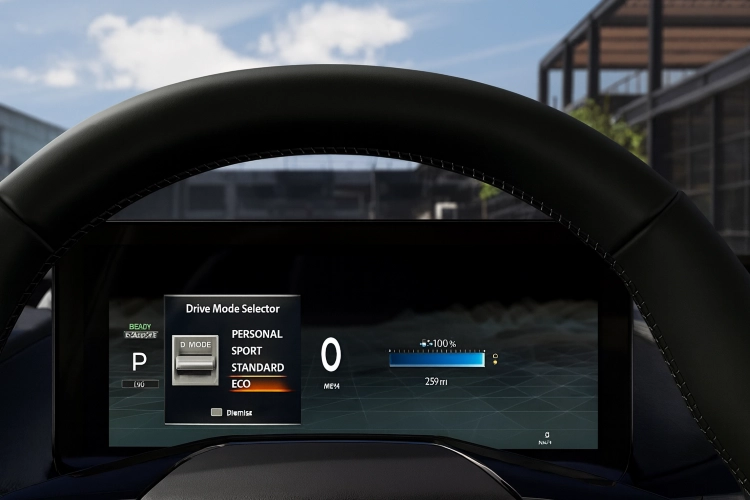 Nissan LEAF driver display showing the drive mode selection screen