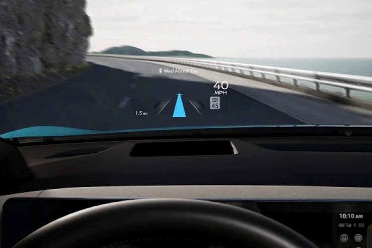 Driver&rsquo;s view of the head-up display projected onto the Nissan LEAF windshield
