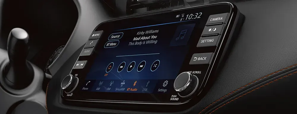 Kicks eight-inch touch-screen display