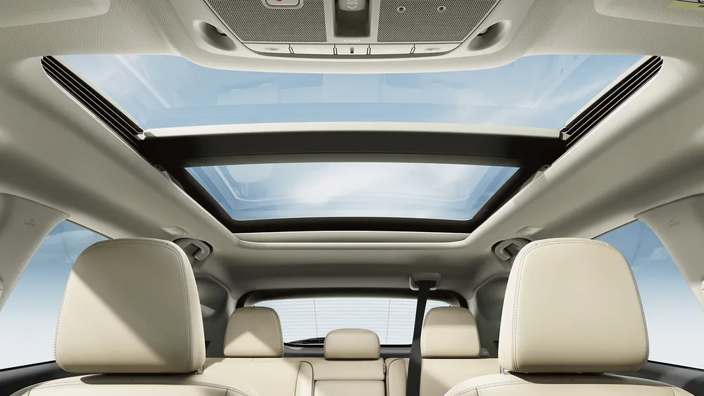 2023 Nissan Murano panoramic moonroof