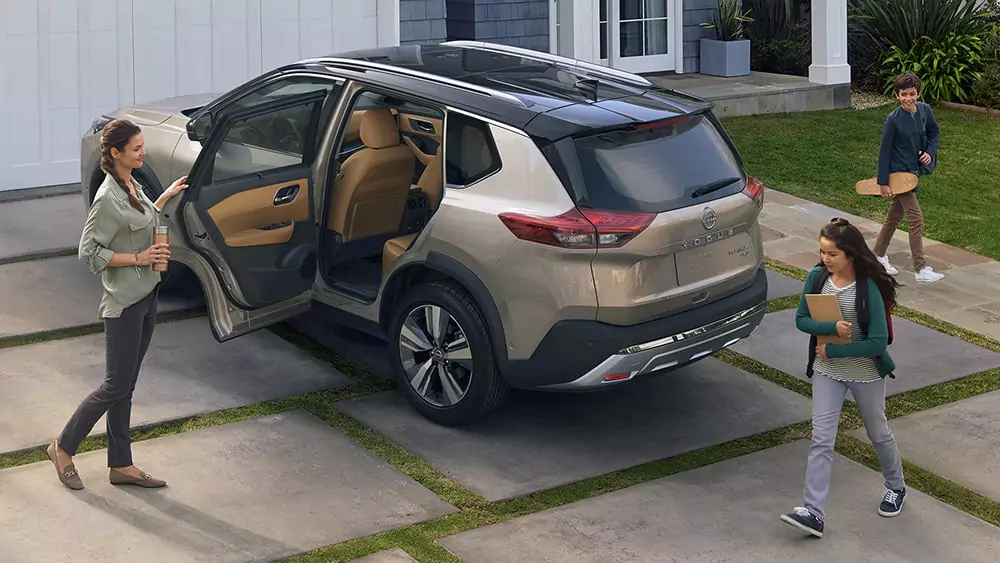 2023 Nissan Rogue rear seat access