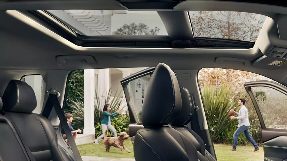 2023 Nissan Rogue panoramic moonroof