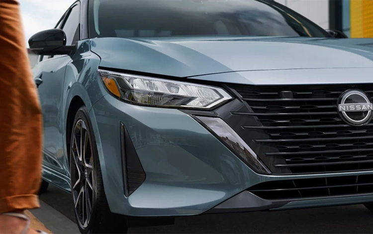 2025 Nissan Sentra® SR. Sentra’s LED headlights with LED signature Daytime Running Lights are more than just stylish. They cast a wide band of illumination designed to imitate sunlight and help you see more clearly at night.