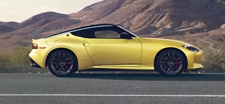 Yellow Z side view