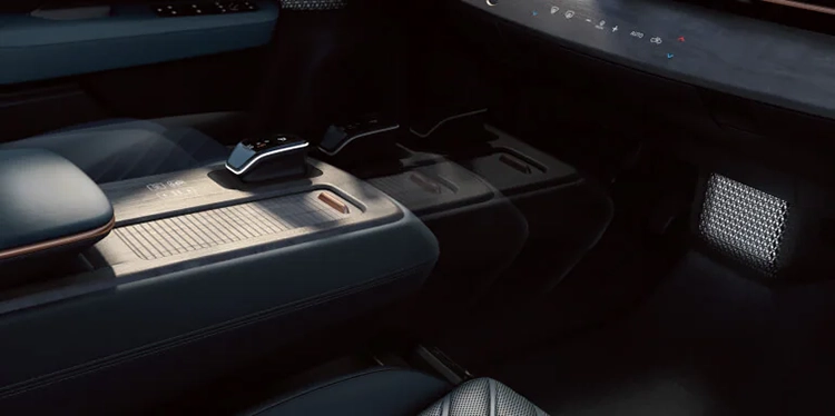 Power-sliding Center Console