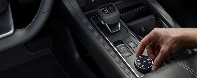 2025 Nissan Pathfinder® Center Console Controls