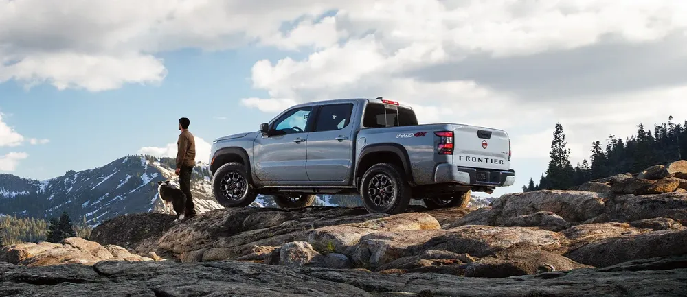 Off-road truck tires and overfenders