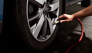Tire Pressure Monitoring System (TPMS) With Easy-Fill Tire Alert